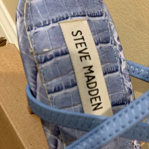 Blue Heels - Picture 8 of 10